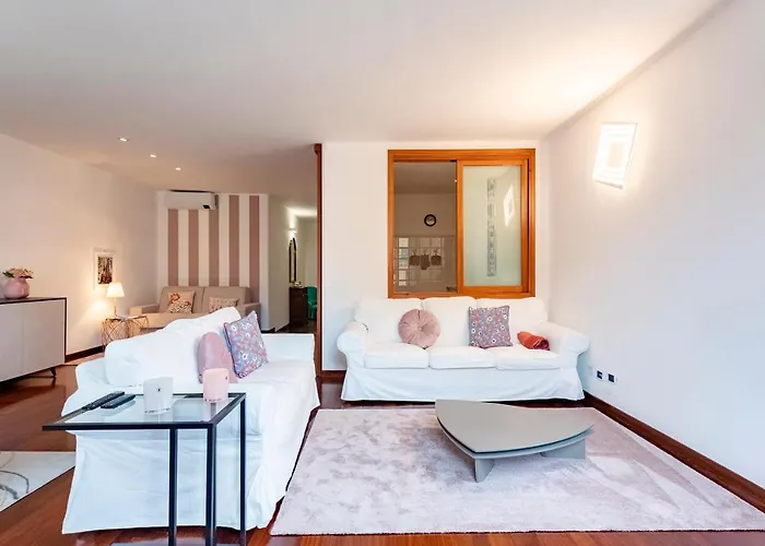 Cavour 9 Apartment 2B 2B 100Mq With Private Garage, In Center Of Rapallo, Wifi, Air Conditioned
